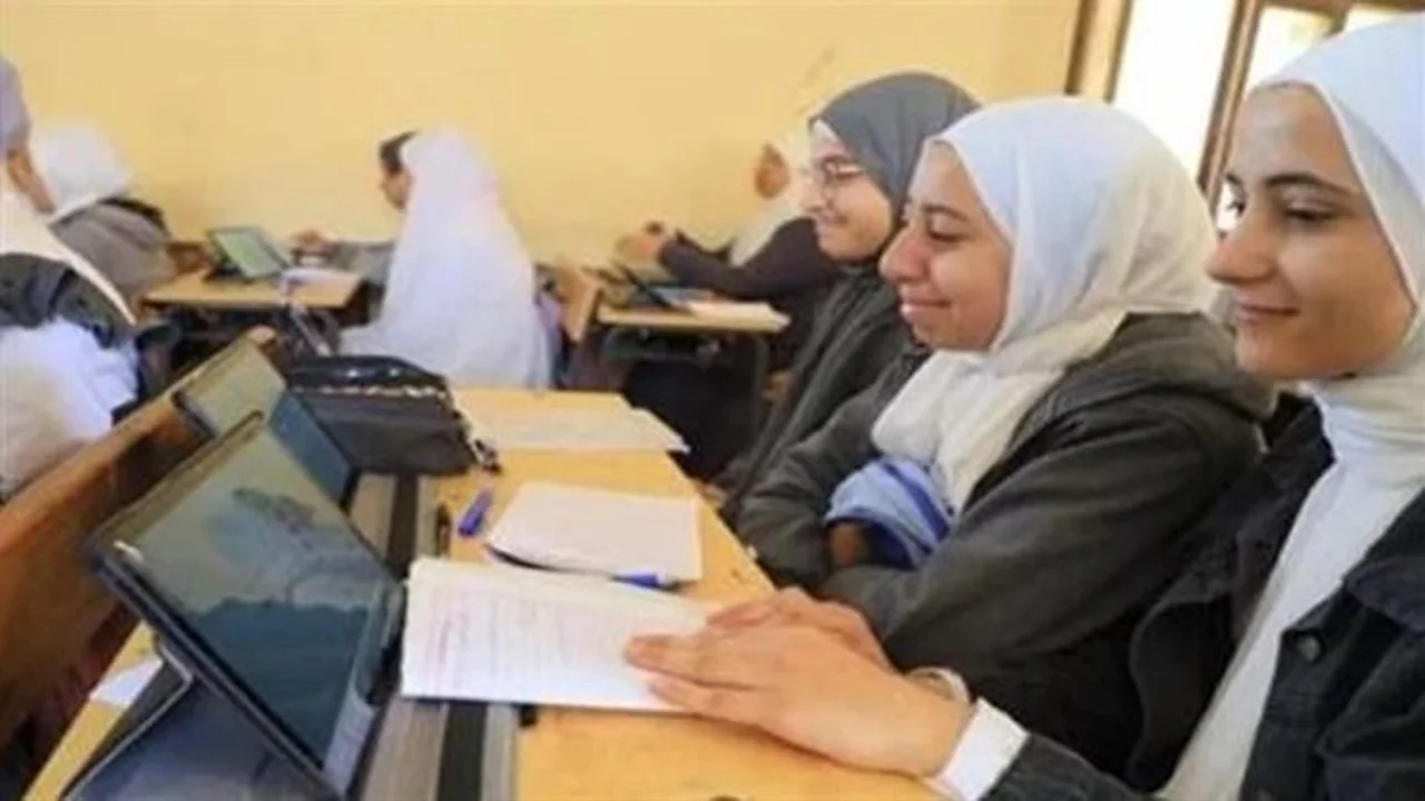نتيجة مثيرة.. الصف الأول الثانوي يكشف الدرجات عبر رقم الجلوس